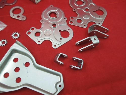 TAMIYA FROG / SUBARU PRESS PARTS BAG PRESSED GEARBOX CASE STAYS ARMS WASHERS NEW - Picture 4 of 5