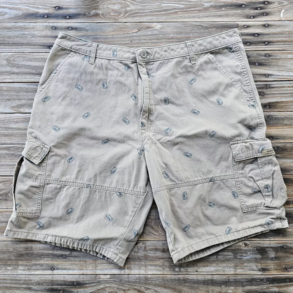 Wrangler Men s Sz 42 Beer Can Flat Front Cargo Shorts Tan Khaki Cotton Festive
