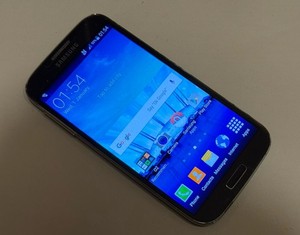 Samsung Galaxy S4 GT-I9505 - 16GB (entsperrt) Smartphone