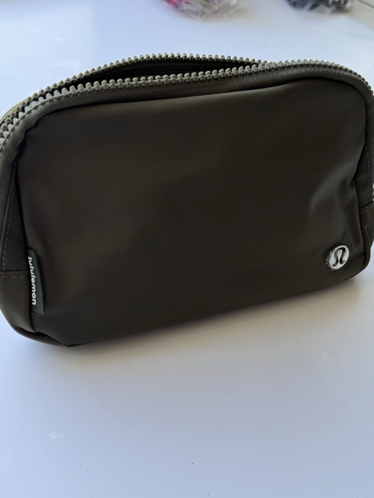 Lululemon 1L Belt Bag – Lightweight Crossbody Fanny Grey Sage Green, Brand New