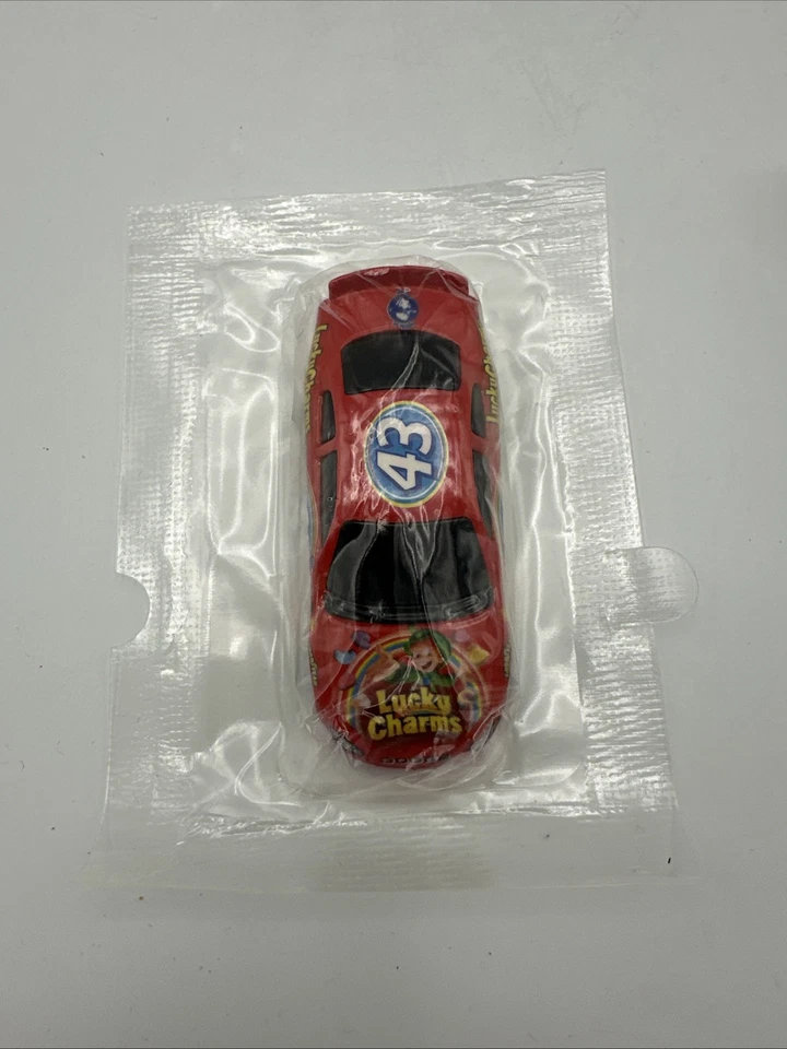 Hot Wheels ~ General Mills ~ 3 autos diecast sellados saludo a Richard Petty #43 Foto 4 de 4