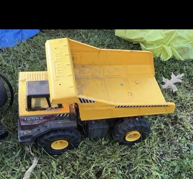 This is a vintage 1980s Tonka Turbo Diesel XMB-975 dump truck.