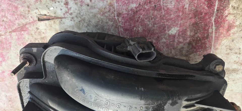 Mopar Dodge Dakota 53032774AA 2005-2007 4,7 L genuino OEM colector de admisión desnudo Foto 3 de 4