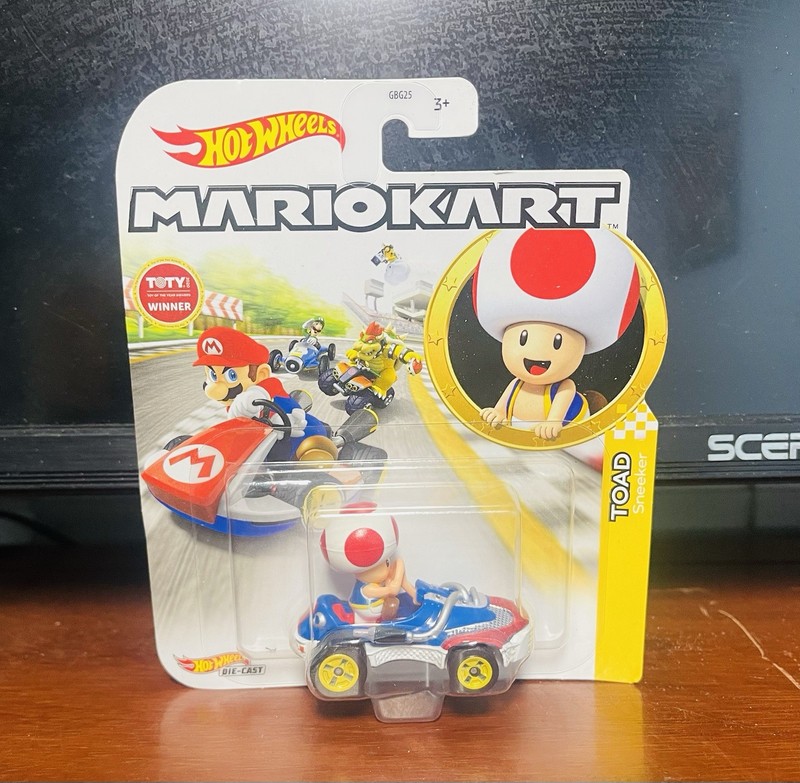 Hot Wheels Mario Kart Toad Standard Kart 2018 Mattel. A+Seller.