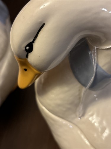 2 Vintage Gans / Ente Keramik Keksdose - weiß blaues Band mit orangen Füßen - Bild 13 von 22