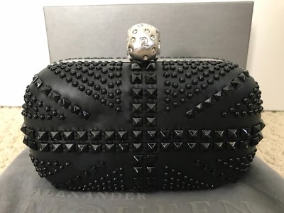 alexander McQUEEN ユニオンジャック スカル クラッチバッグ NIB Alexander McQueen Black Studded Union Jack Skull Clutch Bag