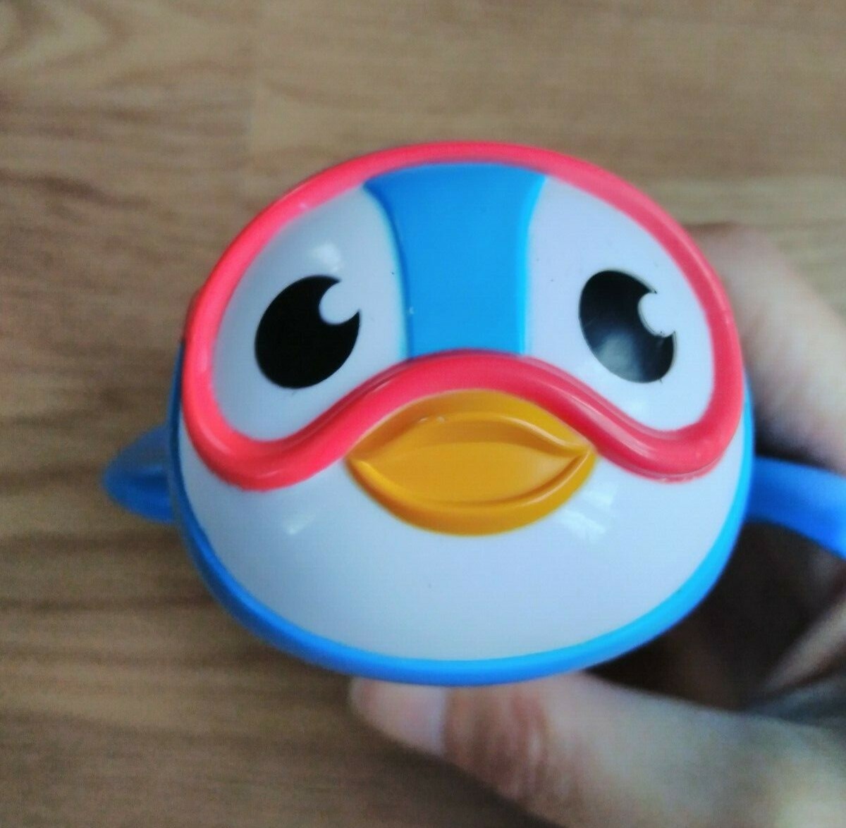 munchkin wind up swimming penguin