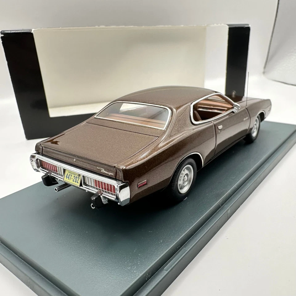 NEO Dodge Charger 1973 Brown 44750 Resin Model Car 1:43 - Image 3 of 4
