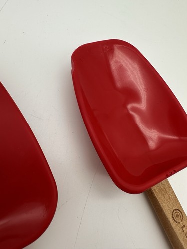 Le Creuset Silikonspachtel 2er Set rote Holzgriffe - Bild 2 von 5