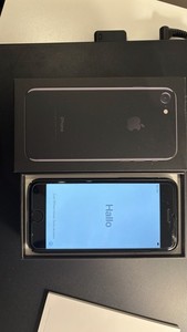 Apple iPhone 7 - 128GB, Schwarz, ohne Simlock