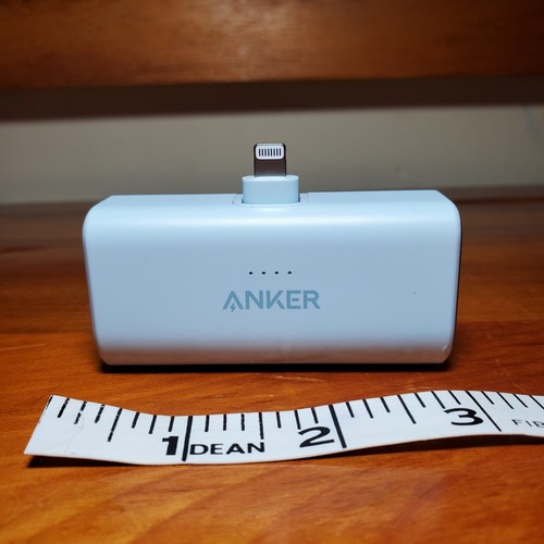 Anker 621 Power Bank 5000mAh Connecteur Intégré 12W A1645 - Photo 8 sur 8