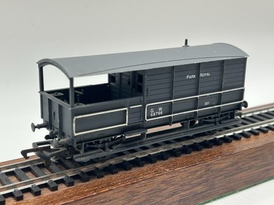 OO Dapol GWR 20 Ton Toad Goods Van  Park Royal  - (VERY GOOD)