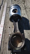 Cummins ISC 8.3CR Connecting Rod and Piston no2