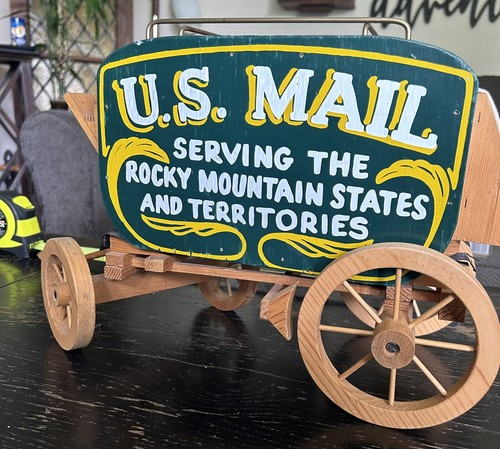 Postal Department/US Mail/ Pony Express wooden Stagecoach - Picture 2 of 5
