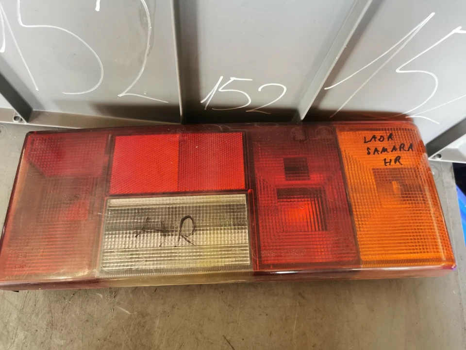 LADA SAMARA (2108, 2109, 2115) 1300 Luz Trasera Derecha 21083716010 - Imagen 2 de 4