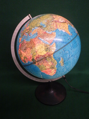 1972 vintage Lighted World Globe/map Scan-Globe, 15