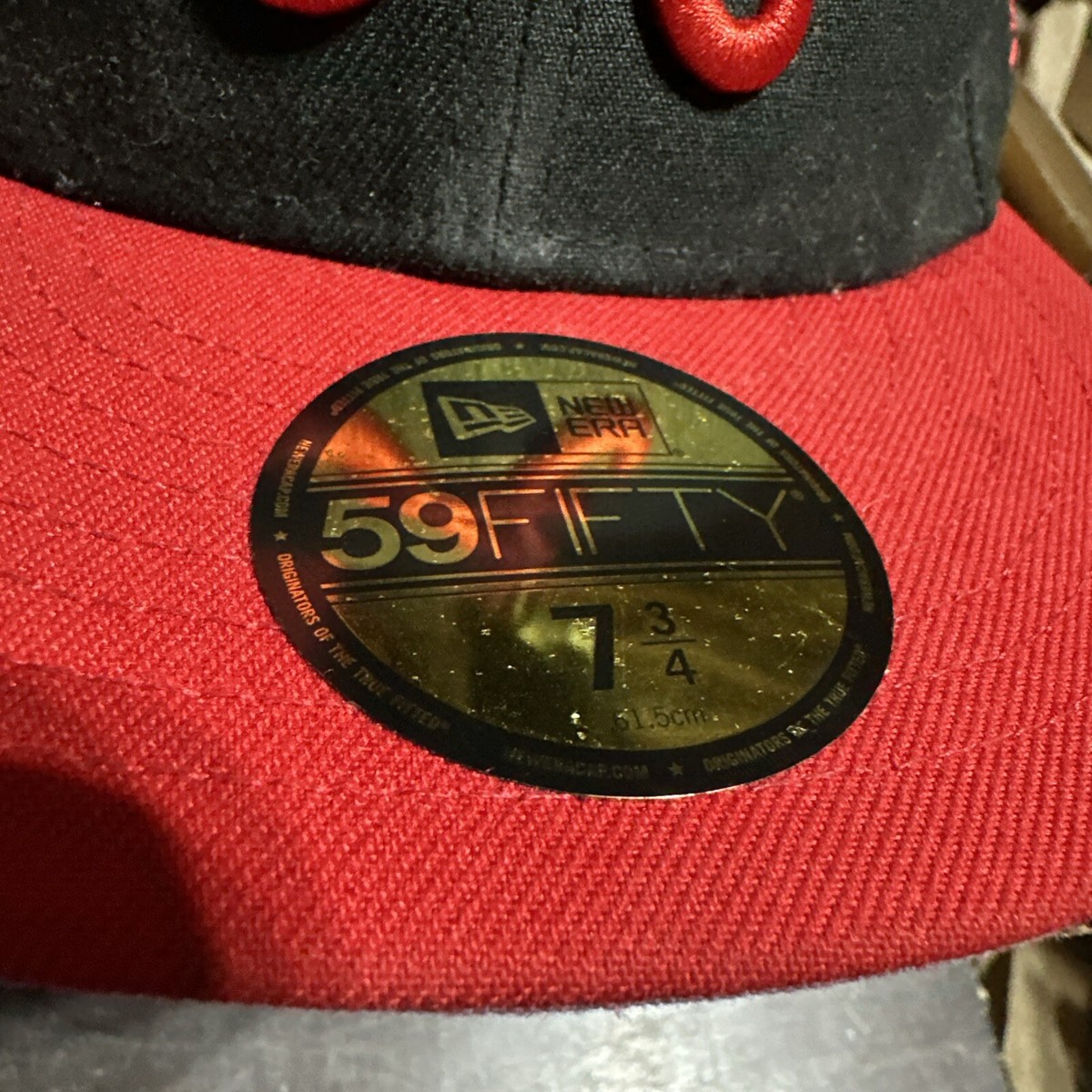 New Era 59Fifty MLB Atlanta Braves Cap Hat Black Red Fitted Size 7  display picture 1