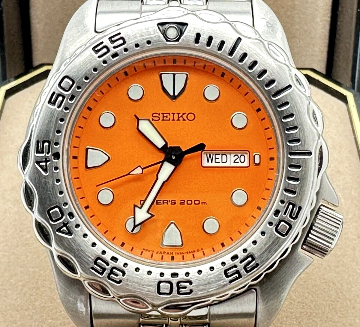 Orange face outlet seiko divers watch