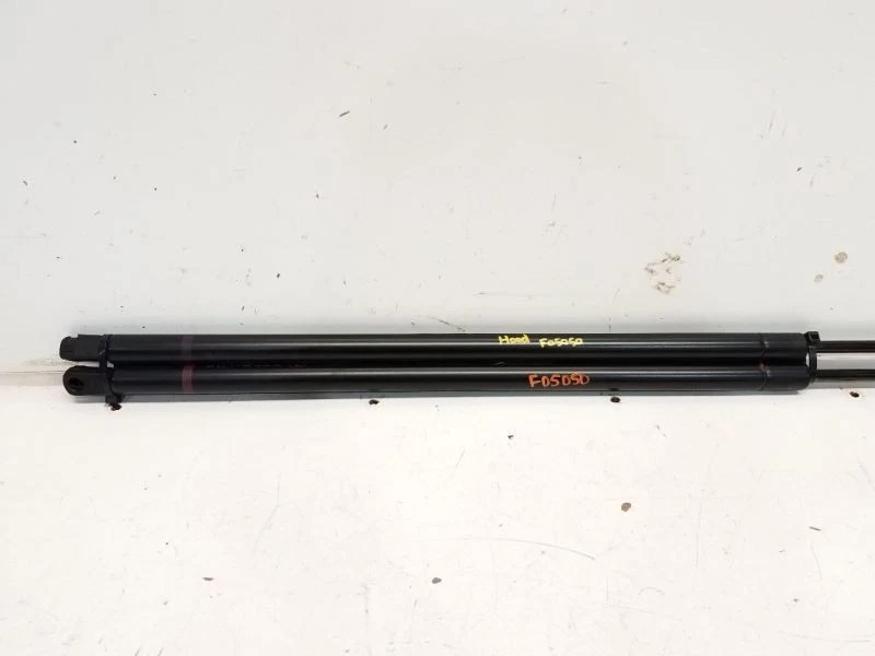 2000 Cadillac Seville Hood Strut *PAIR*  - Image 2 of 3