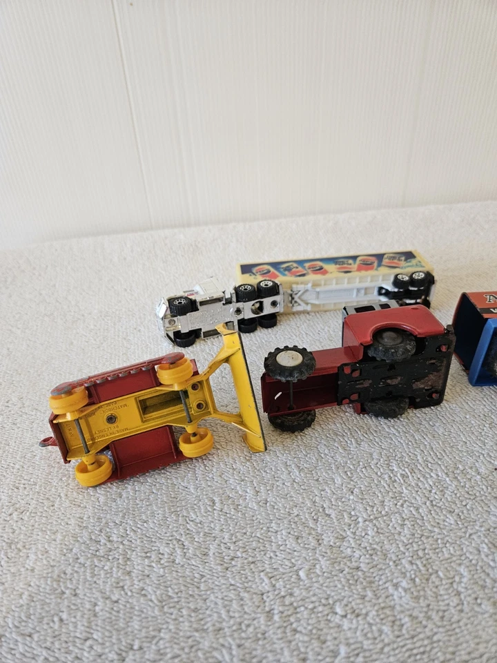 6 Piece Lot Diecast Miniature Toys - Image 3 of 4