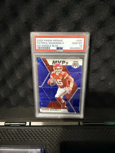 2020 Panini Mosaic MVPs Patrick Mahomes II #297 No Huddle Blue Prizm /75 PSA 10