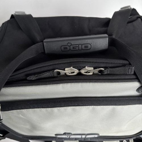 Ogio All Terrain Street Series Duffle Travel Gym Bag Grey Blk 23L x 10.5W x 11H - Picture 4 of 22