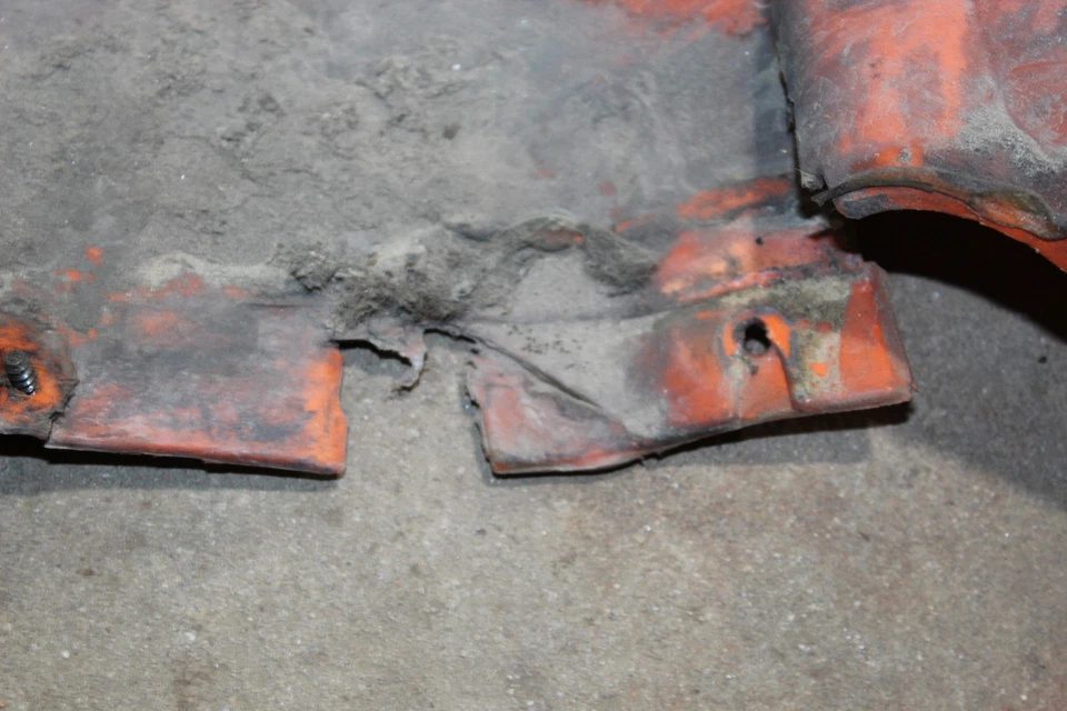 Arctic Cat M1000 2007 lado izquierdo parte inferior cubierta de panel cubierta naranja Foto 2 de 4