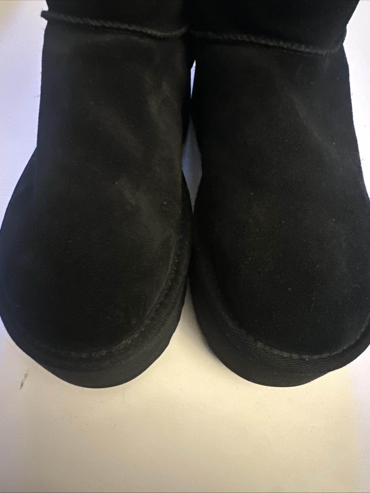 UGG  Mini platform Boot size 8 Q72 - image 2