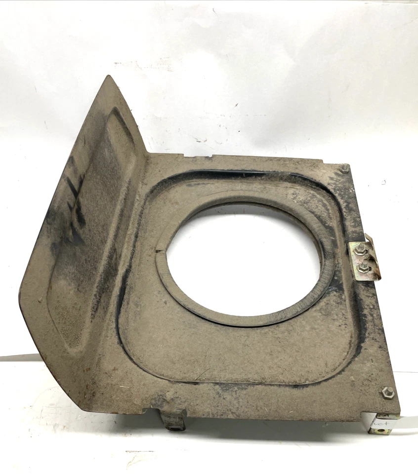 John Deere 170, 175 Lawn & Garden Tractor Engine and Hood Air Duct M71553 - Image 2 of 4