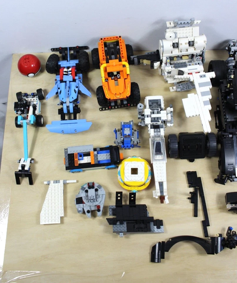 FIGURAS LEGO/BATMAN BAT MOBILE/MONSTER JAM EL TORO LOCO, PIEZAS DE COCHES MIXTOS, LADRILLOS Foto 4 de 4