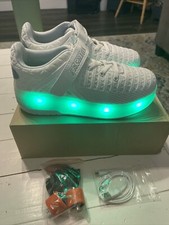 Qneic Big Kid Boys Girls USB Light Up LED White Roller Skate Shoes Size 5