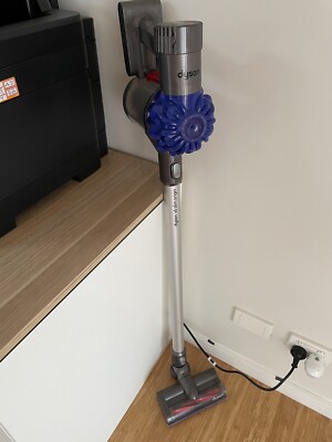 dyson v6 slim | Vacuum Cleaners 