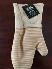 New ALL-CLAD Silicone Oven Mitt Tan Professional High Quality New with tags
