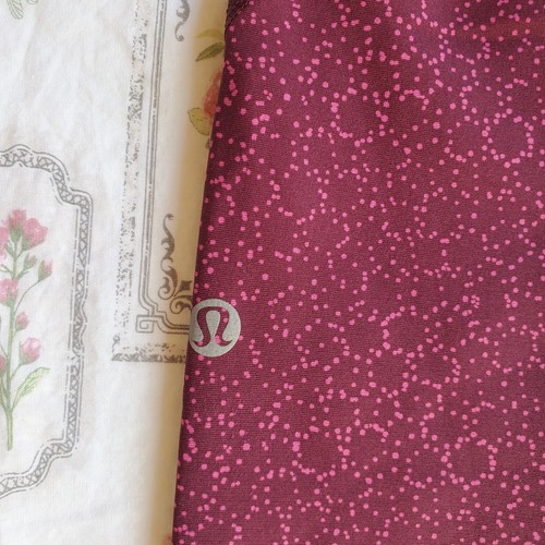 Lululemon Women's Burgundy Patterned Athletic Leggings Size 8 Yoga Pants - Picture 4 of 7