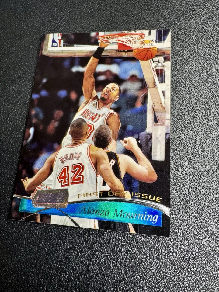 Topps Stadium Club 1997-98 edición del primer día Alonzo Mourning #134 Salón de la fama Foto 3 de 3