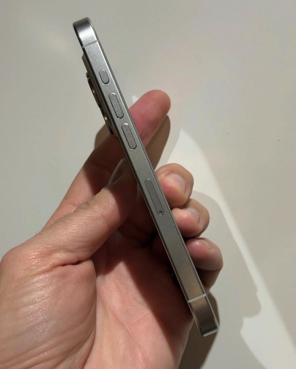 Apple iPhone 15 Pro Max - 256 GB - White Titanium (Unlocked) for