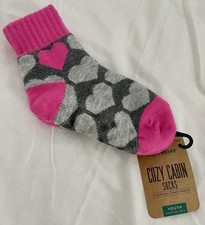 Cozy Cabin Aloe Infused Crew Socks. Pink Gray Hearts. Youth 10k-4.