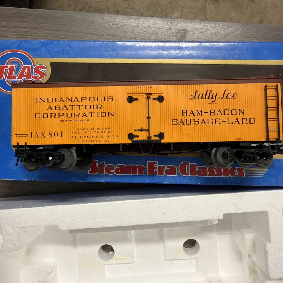 Atlas Steam Era Classics O Gauge Woodside Refrigerator Car Sally Lee #8031-1 - Image 3 of 3