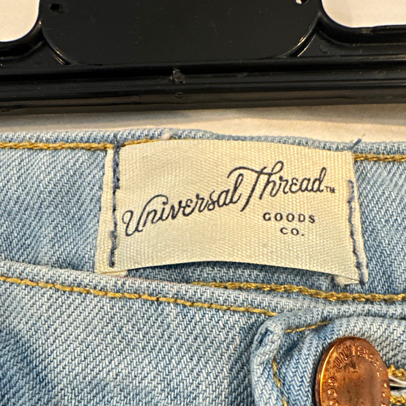 Universal Thread Women's Light Wash Distressed Boyfriend Jeans Size 00 Blue