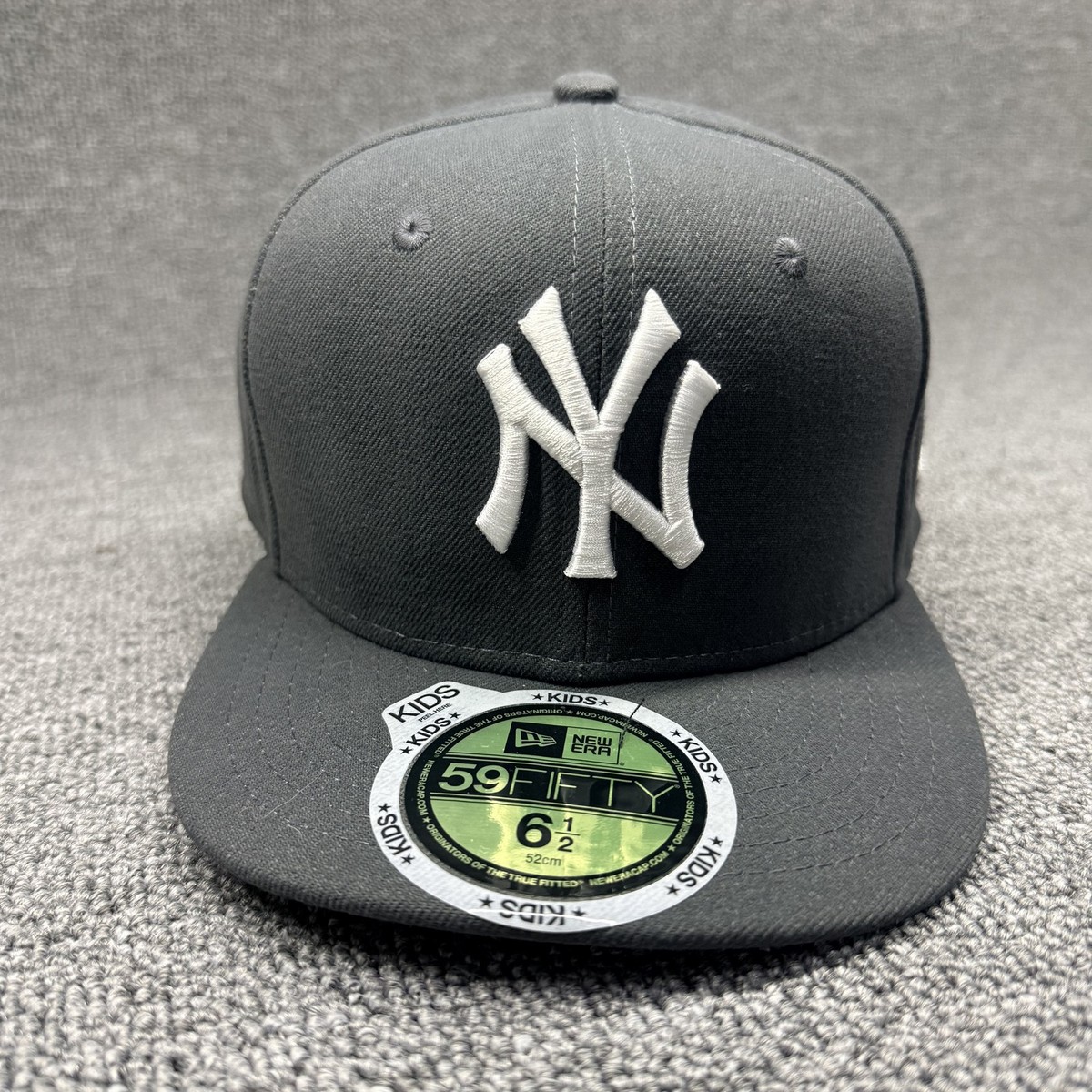 New Era 59FIFTY Kids NY New York Yankees Fitted Hat Size 6 1/2 52cm Black White