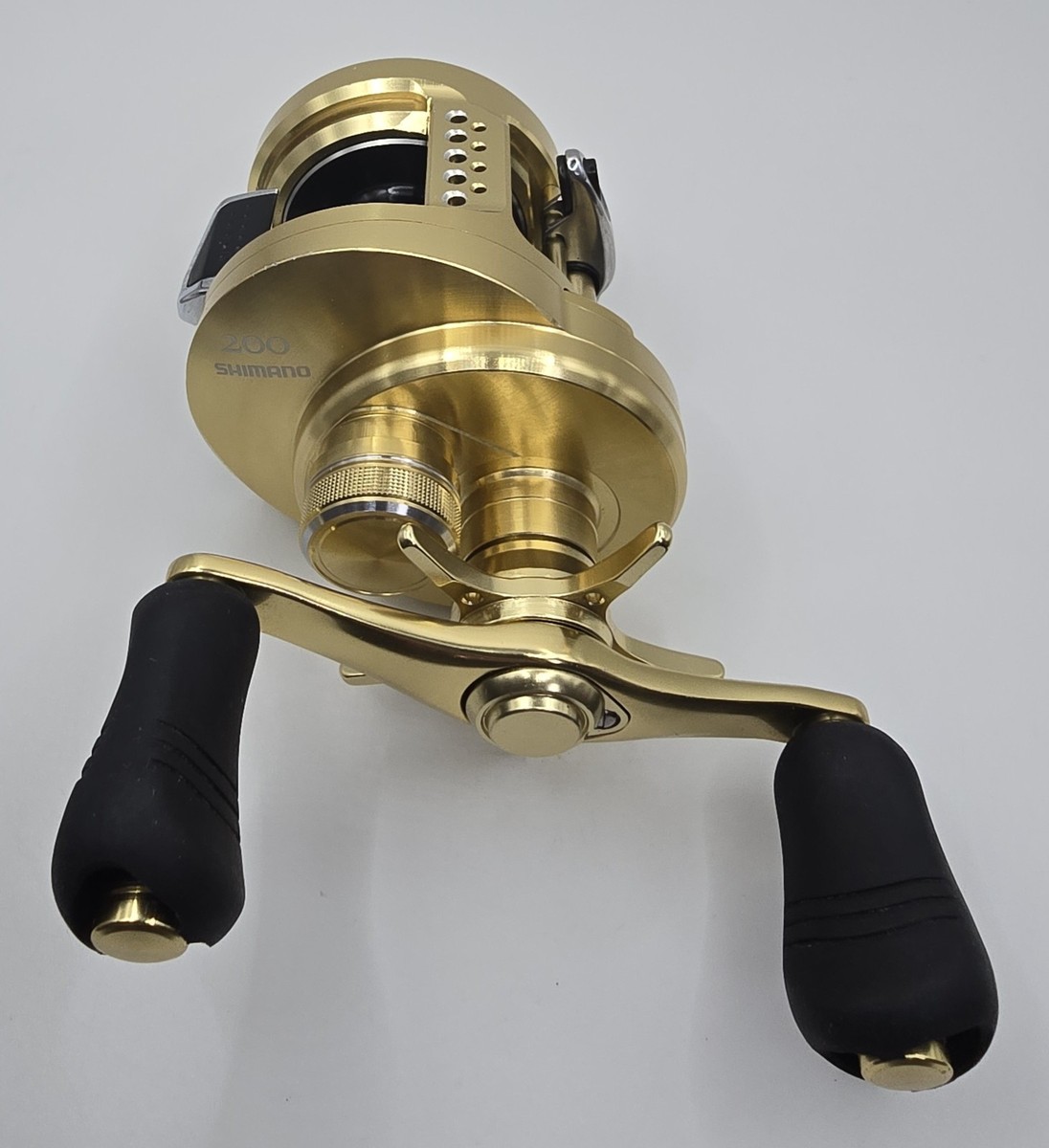Shimano 14 Calcutta Conquest 200 Baitcast Reel Right Hand from