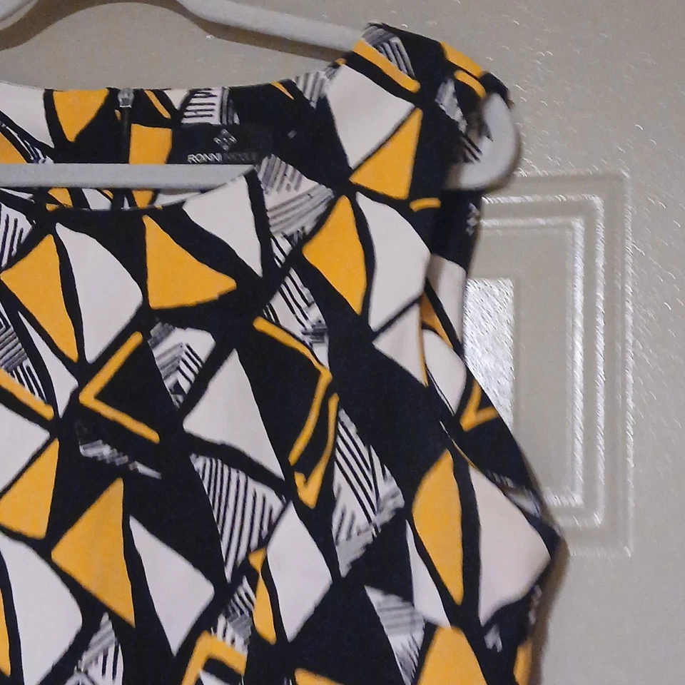 Vestido justo RONNI NICOLE tamanho 16 preto amarelo branco geométrico sem mangas D2 - Imagem 3 de 4