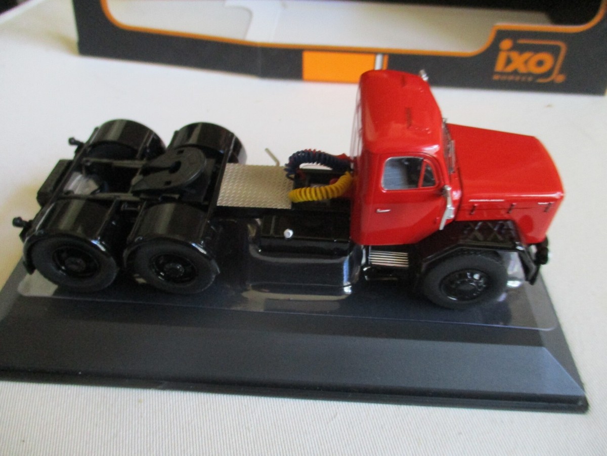 Magirus Jupiter 1964 Rojo 1:43 - Modelo 6x6 de IXO Models, coche de