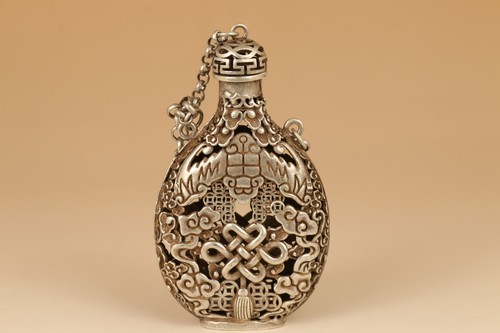 Rare Chinese Tibet-silver Copper Hand Solid Carved Bat Statue Snuff Bottle - Picture 5 of 8