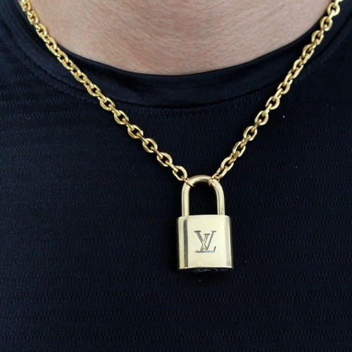 Louis Vuitton Padlock with Rolo Chain Necklace For him - Picture 4 of 5