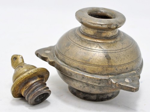 Antique Brass Ink Well Pot With Cap Original Old Hand Crafted Engraved - Picture 4 of 8