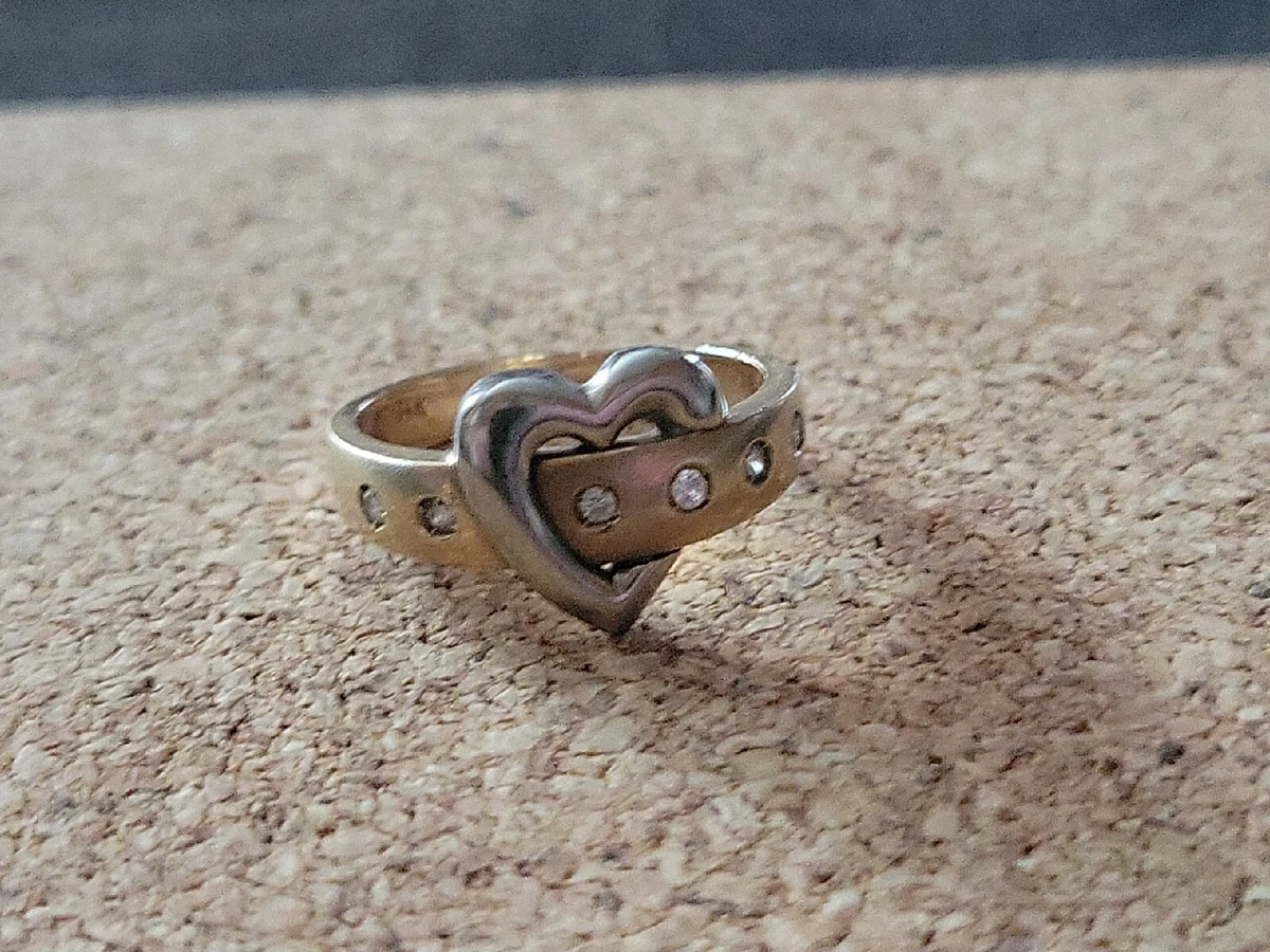 Diamond store heart band