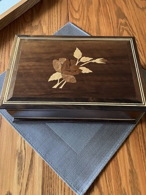 Vintage jewelry box Floral Wood Inlays /border Inlays/ Brazilian Ziprinho 60 s