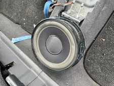 VW Touran 1T Eos Box Lautsprecher 1T0035411K Tiefton in Tür