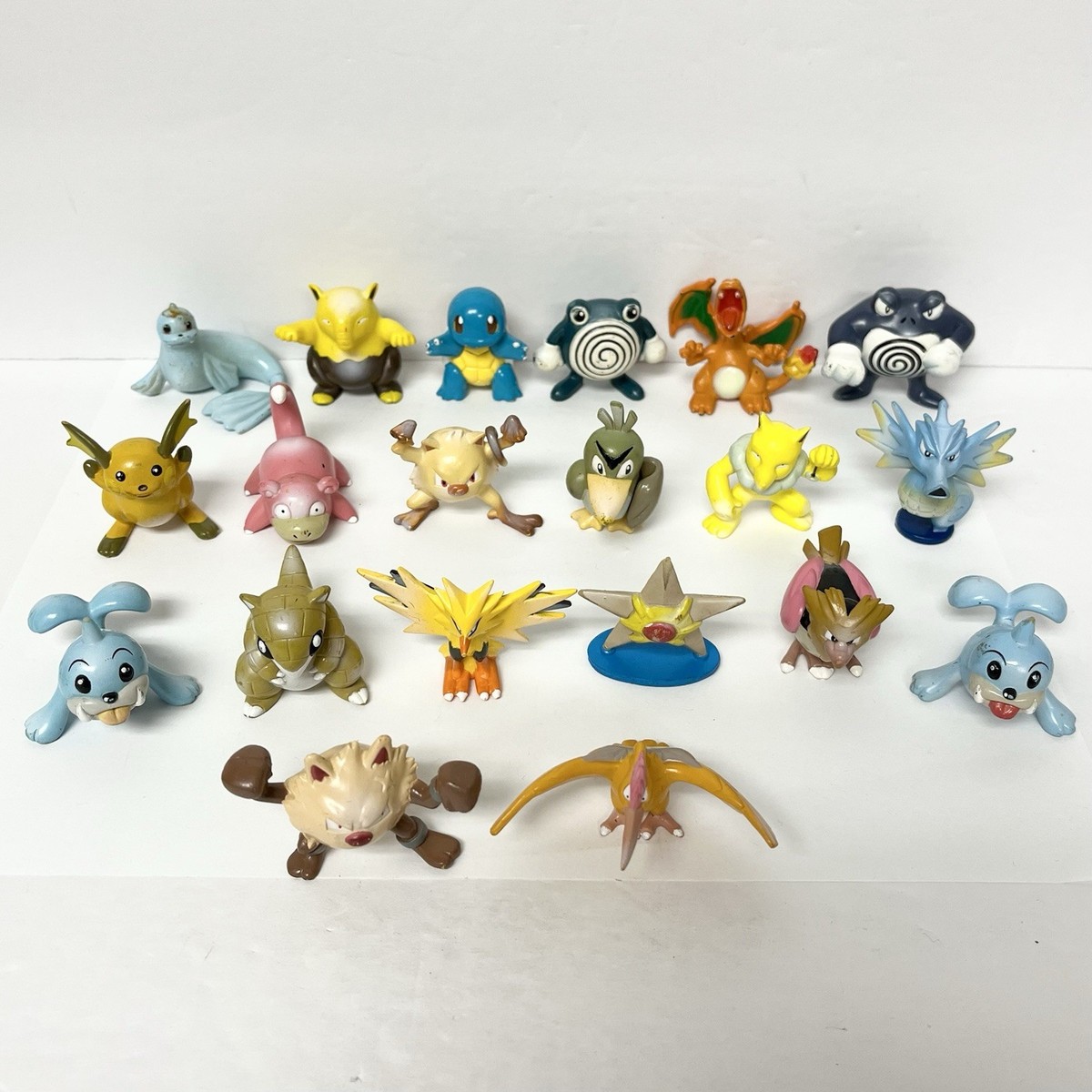 20 Vintage Pokémon Figure Lot TOMY 1998 Charizard Poliwhirl